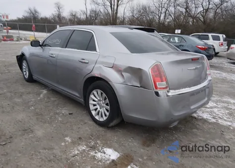 2013 Chrysler 300 Motown z USA, uszkodzony, nr VIN 2C3CCAAG2DH709850